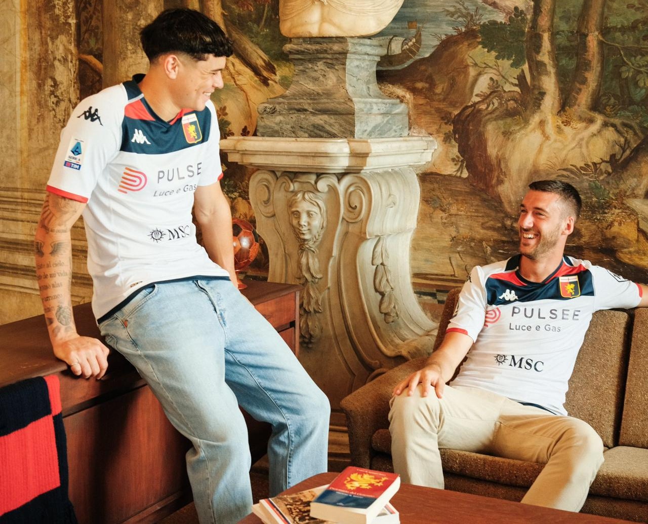 Genoa Presentata La Seconda Maglia Per La Stagione I Foto