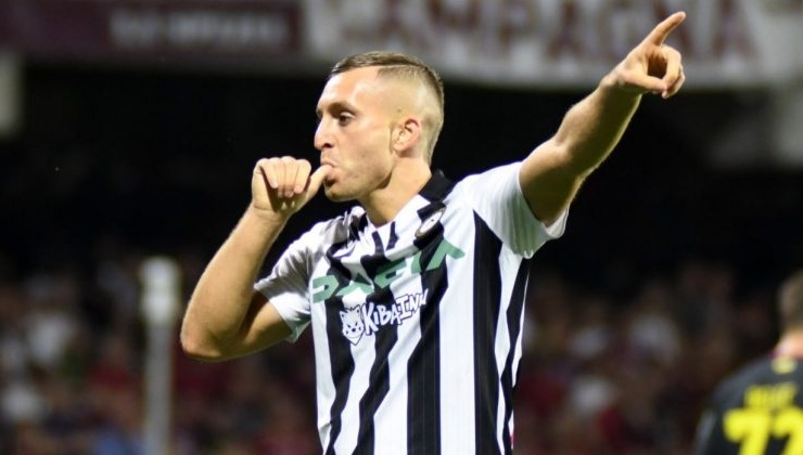 Gerard Deulofeu durante un'esultanza con la sua Udinese