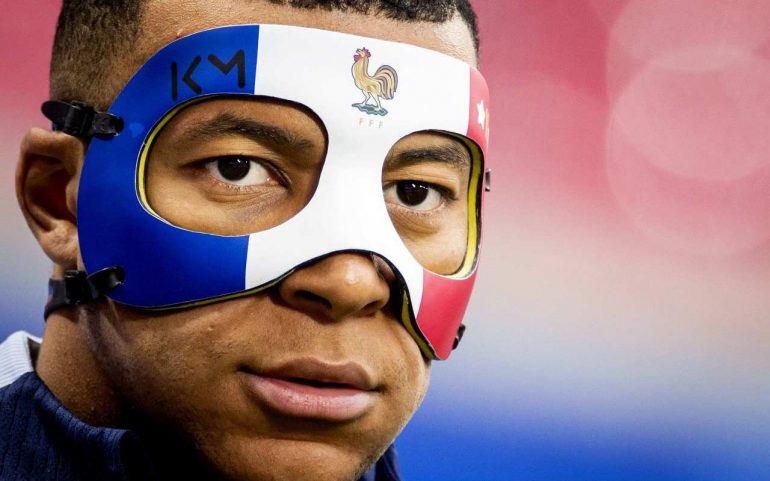 La UEFA vieta la maschera Mbappé: il motivo