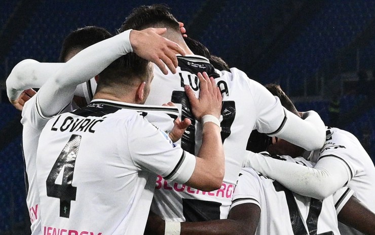 Giocatori Udinese in esultanza dopo un gol segnato