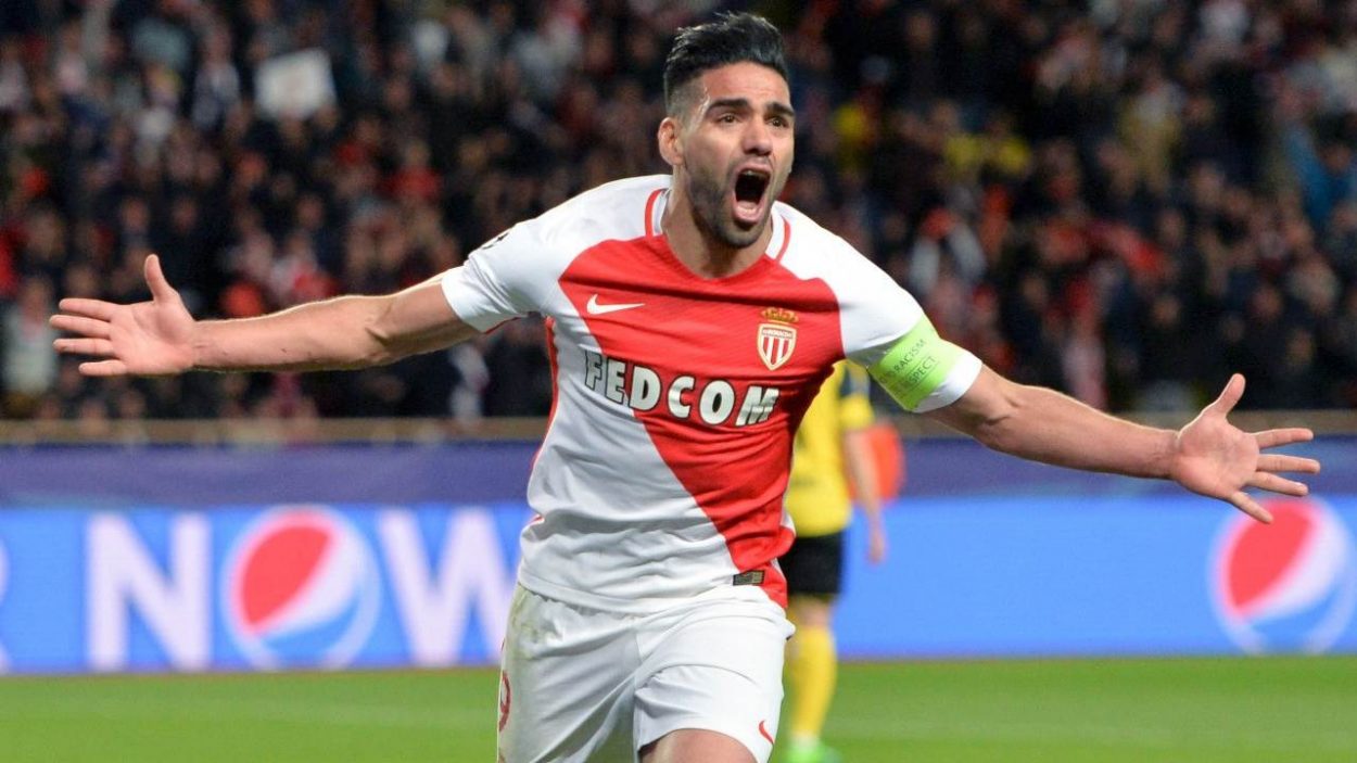 Radamel Falcao risponde ad un tifoso su Instagram