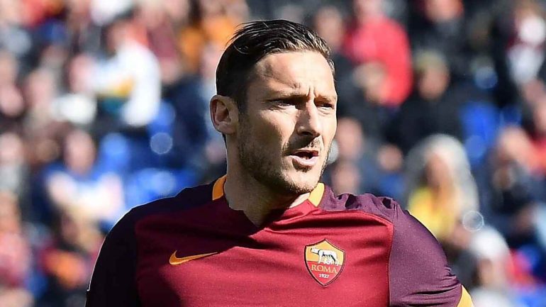 Era considerato più forte di Totti | Ora finisce nel campionato greco: l'ex fuoriclasse è già in pensione