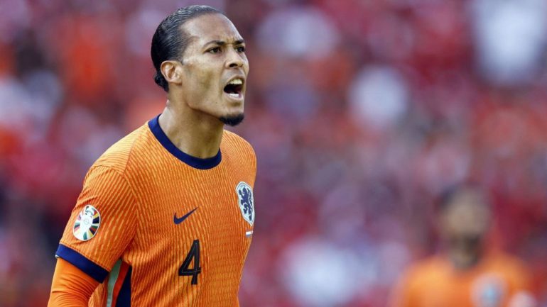 van Dijk nelle probabili di Olanda-Turchia