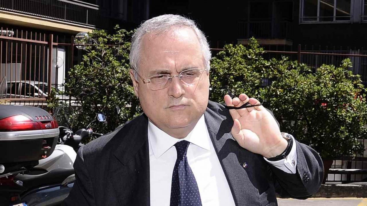 Lotito nei guai: è saltato il colpaccio dell'ultimo secondo | Tifosi sempre più arrabbiati