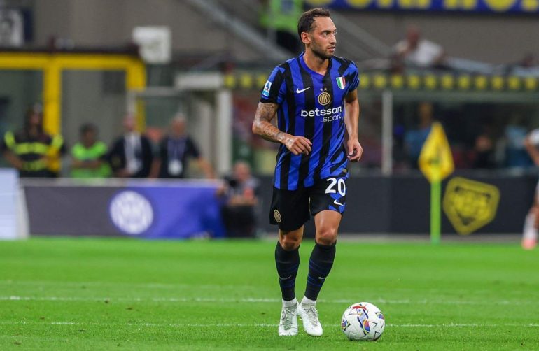 Inter, nuovo infortunio per Çalhanoğlu: oggi la risonanza