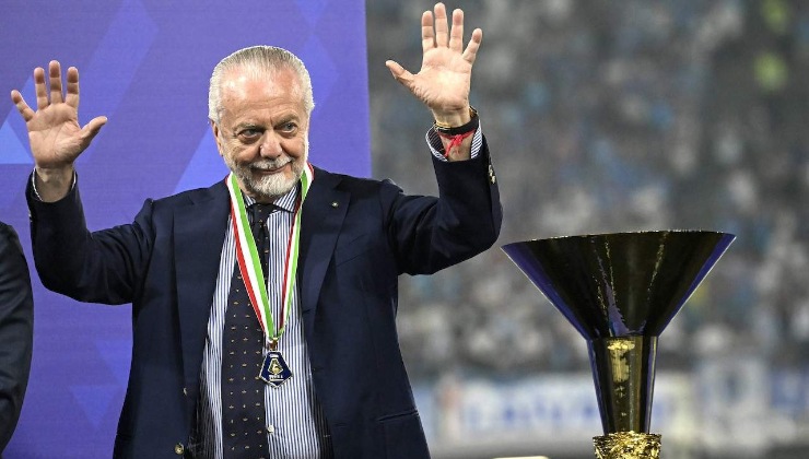 De Laurentiis avvisato sul cellulare principale: si è lesionato il muscolo | Altro guaio dopo Kvara