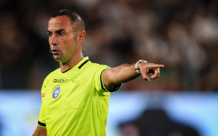 "Pronto? Signore?" | Clamoroso in Serie A: ora gli allenatori potranno chiamare l'arbitro