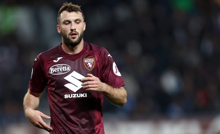 Torino-Bologna, Walukiewicz esce in barella: cos'è successo