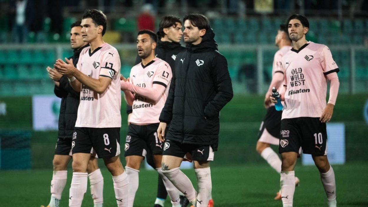 Un altro colpo in serie A: Palermo fuori controllo | Una squadra di "figurine"